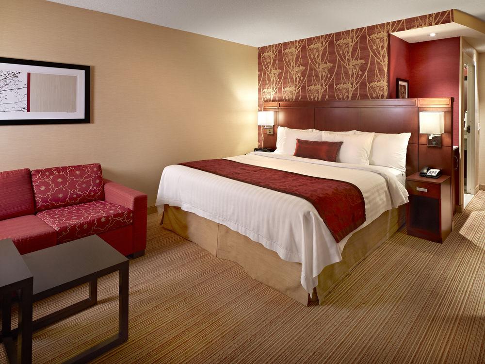 Courtyard By Marriott Edmonton West Hotel Exterior foto