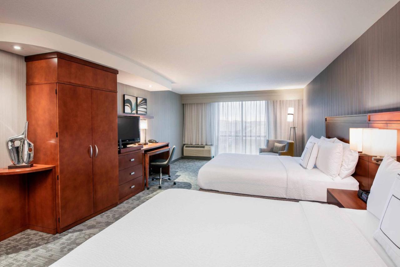 Courtyard By Marriott Edmonton West Hotel Exterior foto