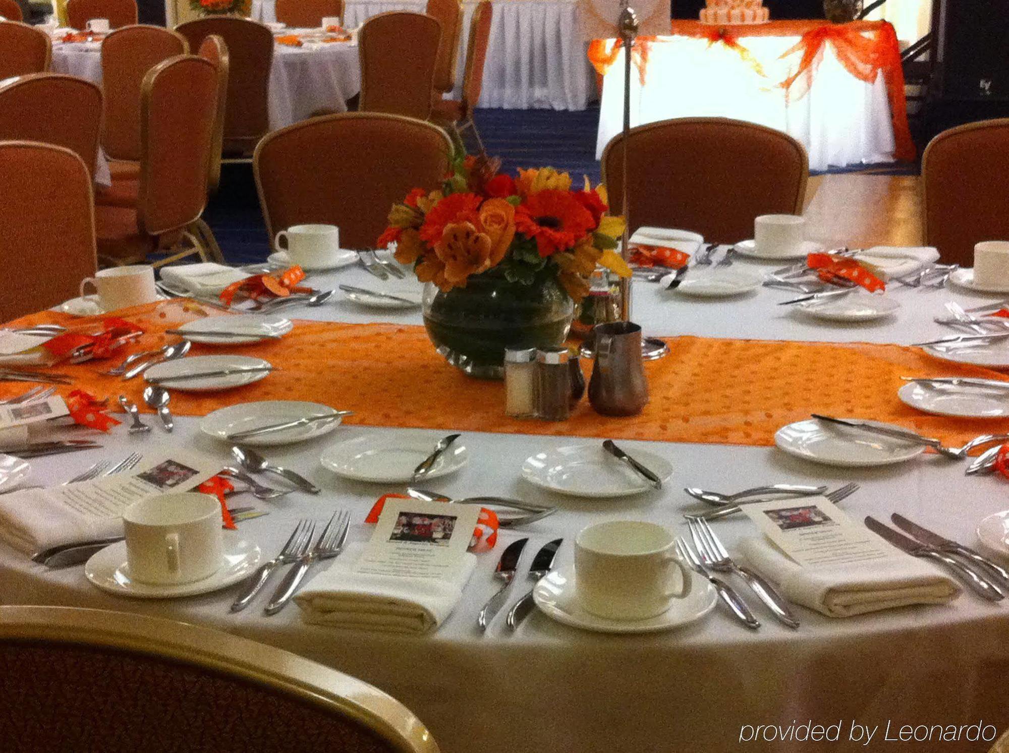 Courtyard By Marriott Edmonton West Hotel Restaurant foto