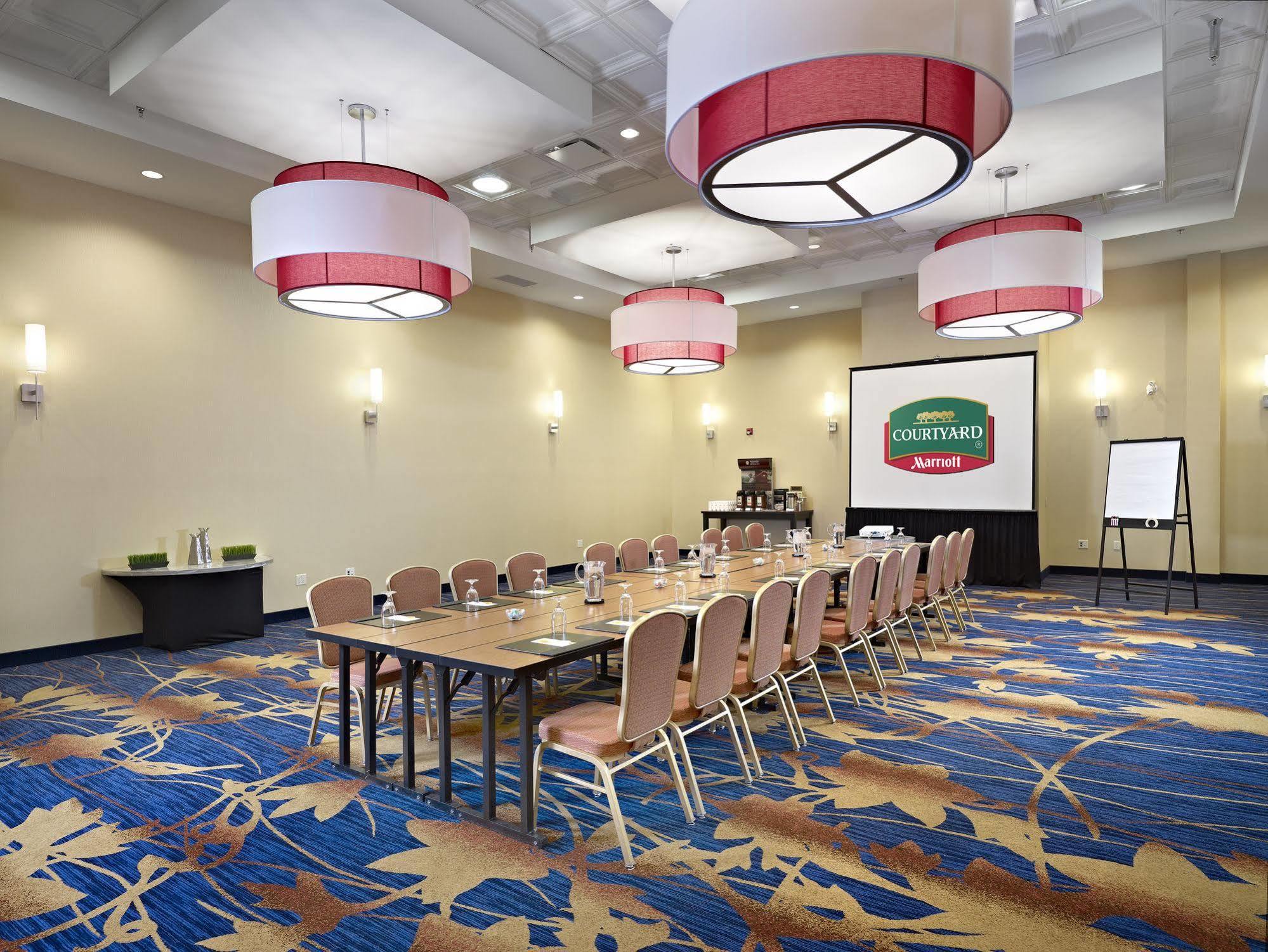 Courtyard By Marriott Edmonton West Hotel Exterior foto