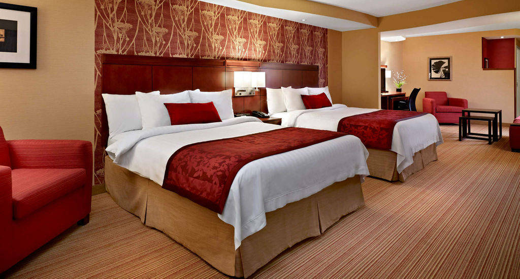 Courtyard By Marriott Edmonton West Hotel Exterior foto
